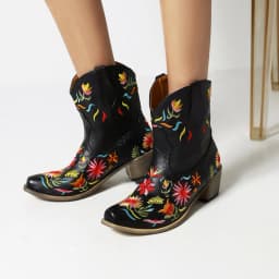 Women's Short Boots With Embroidered Flowers Pointed Toe And Thick Heels Oversized Western Boots With Plush Floral Inner Lining