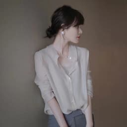Summer 2022 New sun protection shirt women's design style French chic air conditioner top women's thin coat