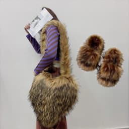 Luxury Fluffy Faux Fur Heart Shape Bag With Slippers For Women Raccoon Brown Teddy Bear Fox Fur Slides Heart Bag Sets Girls