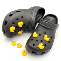 9 pcs Cartoon Little Yellow Duck Icon Resin Hole Shoe Charms Decoration Shoe Buckle Flower Accessories