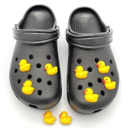 9 pcs Cartoon Little Yellow Duck Icon Resin Hole Shoe Charms Decoration Shoe Buckle Flower Accessories