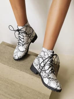 Oversized Blue Snake Print Lace-Up Women's Ankle Boots, Flat-Bottomed Low-Heeled Short Plush Inner Lining Autumn Warm Short Boot
