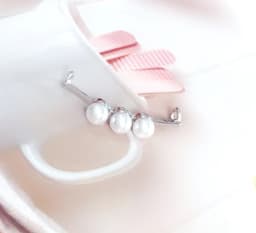1Pcs Girl Shiny Rhinestones Pearl Sneakers Shoelaces Decoration Metal Lightweight Charm Buckle DIY Shoe Accessories Women Clips