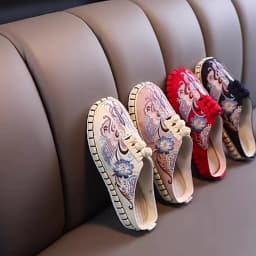 Flat Heeled Embroidered Casual Slippers for Women Cotton Fabric Ethnic Slides Ladies Closed Toe Retro Mules Outdoor Summer Shoes