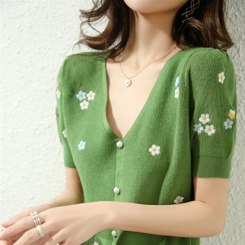 V-neck embroidered wool jersey spring/summer 2022 New five-point mid-sleeve top Green short-sleeve woman