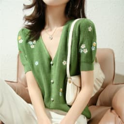 V-neck embroidered wool jersey spring/summer 2022 New five-point mid-sleeve top Green short-sleeve woman
