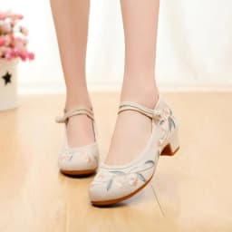 Ethnic Dance Shoes for Women Retro Embroidered Mary Jane Pumps Female Mid-Heel Round Toe Cheongsam Dress Shoe Ancient Style
