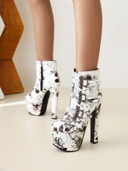 Oversized Sexy Super High Heel Nightclub Women's Short Boots Houndstooth Super High Waterproof Platform Bat Metal Buckle Boots