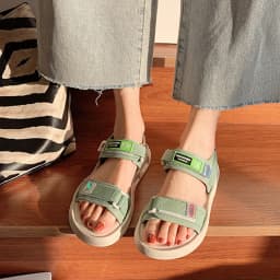 2023New Women's Sandals Fashion Thick Soled Non Slip Comfortable Outer Wear Seaside Sandalias for Summer Buckle Strap Beach