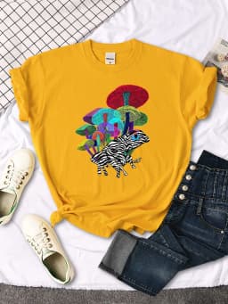 Frog With Mushrooms In Neon Style T Shirt Female Summer Fashion Tee Clothes Sport Street Harajuku Short Sleeve Casual T-Shirts