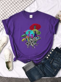 Frog With Mushrooms In Neon Style T Shirt Female Summer Fashion Tee Clothes Sport Street Harajuku Short Sleeve Casual T-Shirts