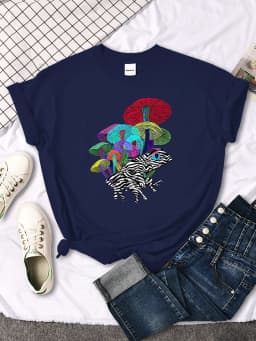 Frog With Mushrooms In Neon Style T Shirt Female Summer Fashion Tee Clothes Sport Street Harajuku Short Sleeve Casual T-Shirts