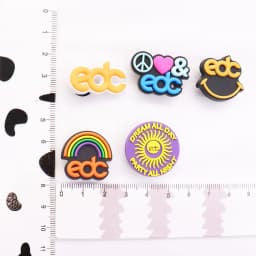 1Pcs Shoe Charms Circle Funny Rainbow Dream Interesting Character Designer PVC Shoes Buckles For Kids Party Gift