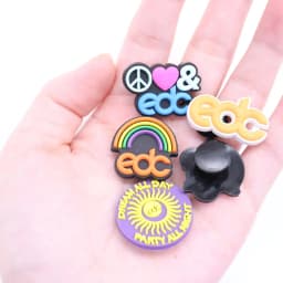 1Pcs Shoe Charms Circle Funny Rainbow Dream Interesting Character Designer PVC Shoes Buckles For Kids Party Gift