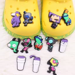 1Pcs Shoe Charms Cartoon Anime Green Alien Monster Accessories Shoes Buckle Decorations Fit Kids DIY Party Gift