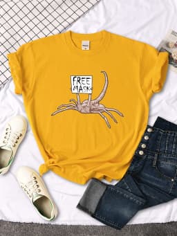 Alien Facehugger Horror Women's Tee Shirts Classic Womenswear Summer t-Shirts Anime Basic Clothes Oversize Women's Tees Shirts