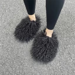 New Design Flat Bottom Fluffy Fuzzy Shoes Long Sheepskin Slide Women Faux Mongolian Fur Slippers y2k Winter Fashion Warm Shoes