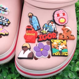 New Arrival 1-18PCS Hip Hop Man Singer PVC Flowers Shoe Decoration Adult Garden Sandals Charms for Backpack Clogs