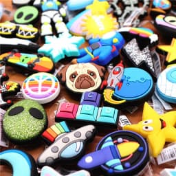 Original Space Alien Designer Shoe Charms 5pcs/lot Shoe Buckle Accessories Luxury Rainbow Sun Clog Dog Upper Jewelry Decorations