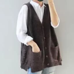 V-neck Pocket Knitted Sweater Vest Women Loose Single-breasted Sleeveless V-neck Solid Color Sweater Vest Femal Spring