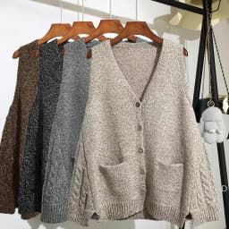 V-neck Pocket Knitted Sweater Vest Women Loose Single-breasted Sleeveless V-neck Solid Color Sweater Vest Femal Spring