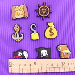 1-8PCS Pirates Style Skull Shoes Charms Decoration Buckle Money Bags Garden Sandals Accessories Kids Party Gift