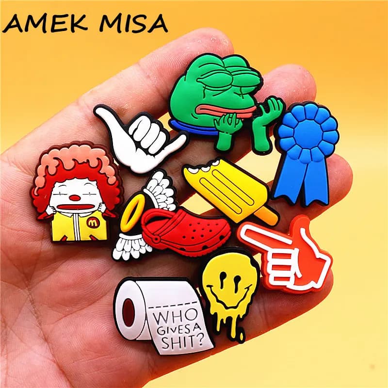 New Spoof Funny PVC Sad Frog Shoe Charms Decorations Heart Toilet Paper Medal Shoe Accessories Cute Joker Shoes Buckle Upper Pin
