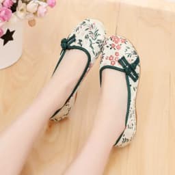Ethnic Style Embroider Women Shoes Slip on Retro Loafers with Buttons Female Autumn Pumps Vintage Ballet Shoes