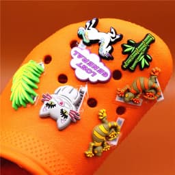1pcs Cute Gecko PVC Shoe Charms Bamboo Unicorn Leaves Accessories Lost General Decorations fit Bracelet Friends Gifts