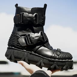 New Men's Fashion Genuine Leather Motorcycle Boots Buckle Strap Combat Boots Skull Punk Desert Boots Winter Warm High-top Shoes