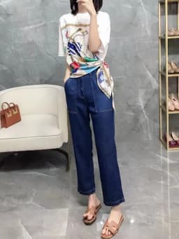 Western style silk short sleeve women's summer printed V-neck T-shirt satin slimming five - length sleeves over a large top