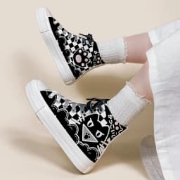 Amy and Michael New Original Designer Trendy Sneakers Cute Girls Young Students High Top Casual Canvas Shoes Women Trainers
