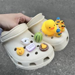Whole Set Hot Sale DIY Shoes Charms for Little Yellow Duck Hole Shoe Charms Designer Quality Garden Shoe Decoration Girl Gift