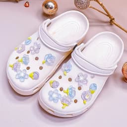 New Elegant Women DIY Hole Shoes Charms for Cute Sakura Shoes Accessories White Pink All-match Shoe Decorations Fashion Bundle