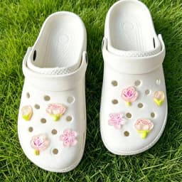 New Elegant Women DIY Hole Shoes Charms for Cute Sakura Shoes Accessories White Pink All-match Shoe Decorations Fashion Bundle