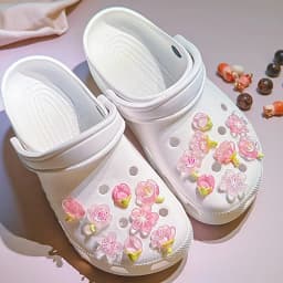 New Elegant Women DIY Hole Shoes Charms for Cute Sakura Shoes Accessories White Pink All-match Shoe Decorations Fashion Bundle