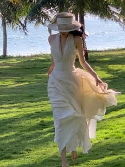 White Sleeveless V-Neck Hanging Neck Dress For Women'S Summer, New Gentle Style, Slim And Elegant Long Skirt