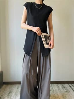 Black Twisted Split T-Shirt Women'S Summer Fashion Design Sense Shoulder Padded Cross Irregular Short Sleeved Top