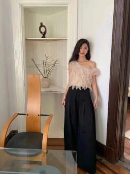 Diagonal Shoulder One Line Collar Shirt, Women'S French High-End Design Sense, Niche Ruffle Edge Off The Shoulder Top