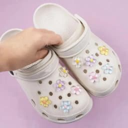 Colorful Daisies Flower Hole Shoes Charms Accessories For Shoe Buckle Cute 5-Petal Flower Shoe Flower DIY Shoes Decorations New