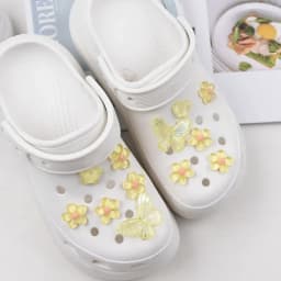 Colorful Daisies Flower Hole Shoes Charms Accessories For Shoe Buckle Cute 5-Petal Flower Shoe Flower DIY Shoes Decorations New