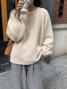 Autumn and winter new pure cashmere sweater for women with thick rolled edge round neck loose knit sweater bottoms