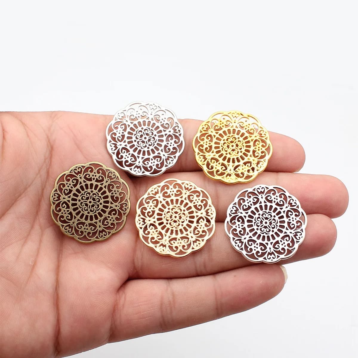 WYSIWYG 5pcs 32x32mm 5 Colors Trendy Hollow Flower Pattern Charms Pendant For Jewelry Making DIY Jewelry Findings
