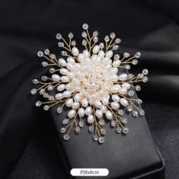 Trendy New Camellia Women Brooch Elegant Flower Pearl Pins Fashion Female Party Coat Dress Scarf Accessories Jewelry Gift