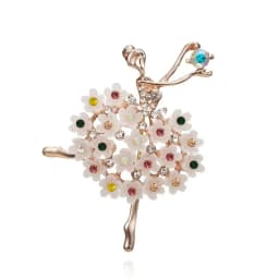 Trendy New Camellia Women Brooch Elegant Flower Pearl Pins Fashion Female Party Coat Dress Scarf Accessories Jewelry Gift