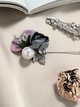 Inlaid Charming Refined Crystal Rhinestone Branch Brooches hijab pins for Man Women Suit Scarf Flower Brooch Pin Jewelry2019