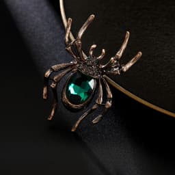 Green classic spider insect brooch crystal brooch fashion men and women banquet gift jewelry
