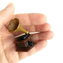 1:12 Furniture Mini Accessories Ultra-compact Retro Phonograph Record Player With Record DIY Miniature Doll House