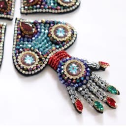 Handmade Beading Love Hand Cloth Stickers DIY Brooches Clothing Decoration Accessory Clothes Hole Patches