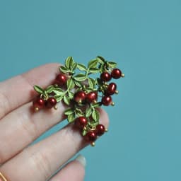 New Elegant Retro Green Cranberry Brooch Metal Pin Pearl Plant Leaf Brooches For Women Collar Accessories Jewelry